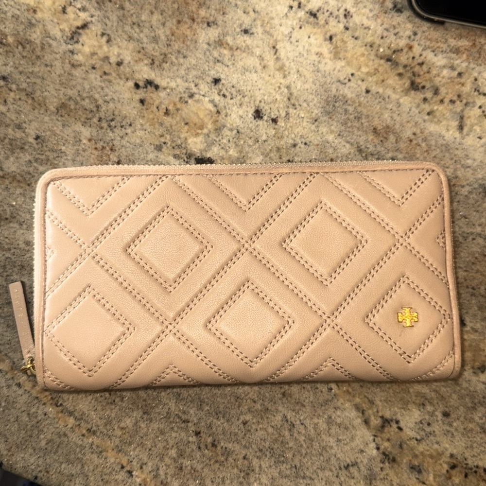 Tory Burch Fleming Zip Around Wallet